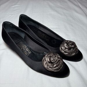 Salvatore Ferragamo Nubuck Pumps Black Satin Metallic Rosette Vintage Size 5.5B